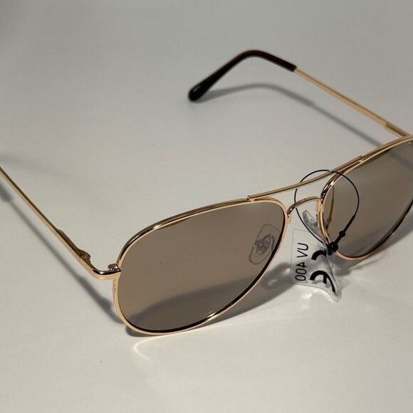 1641 NEW Gold Classic Aviator Sunglasses UV 400 Protection - Timeless Style